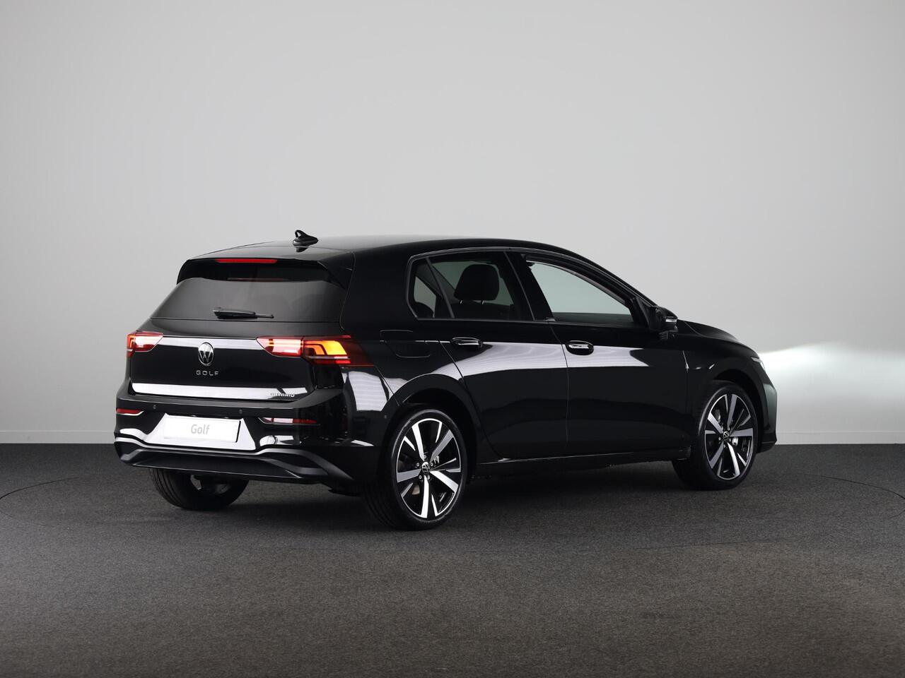 Volkswagen GOLF Life Edition 1.5 eHybrid 204 PK | 18 "LM velgen | Stoel & Stuurverwarming | Camera |