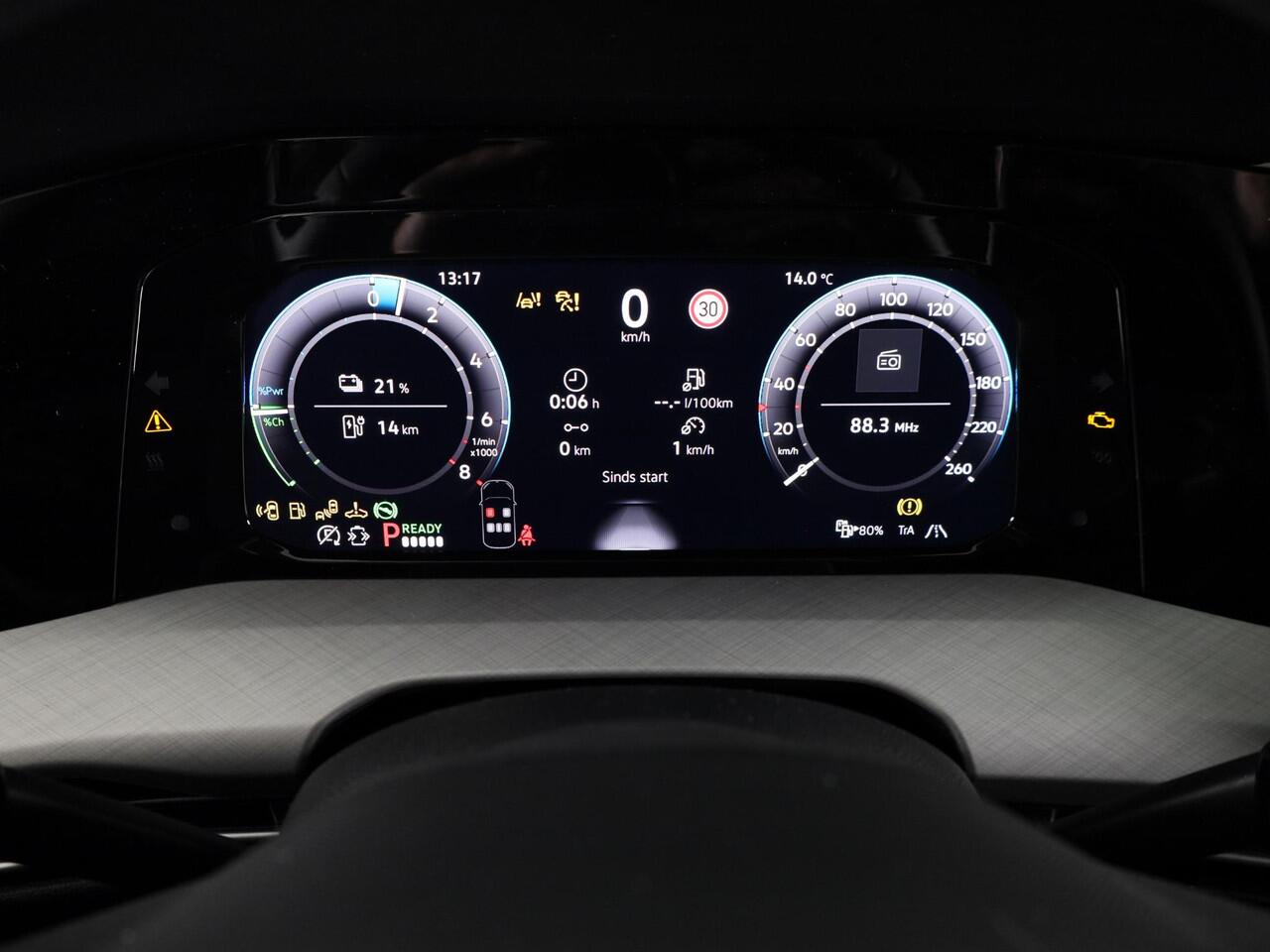 Volkswagen GOLF Life Edition 1.5 eHybrid 204 PK | 18 "LM velgen | Stoel & Stuurverwarming | Camera |