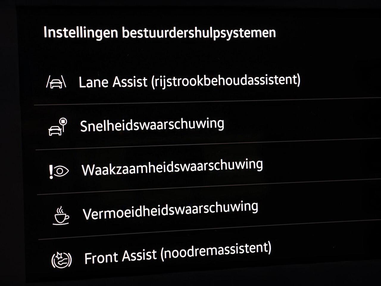 Volkswagen GOLF Life Edition 1.5 eHybrid 204 PK 6 versn. DSG PRIVATE LEASE VANAF ¤459P/M · Apple Carplay · Android Auto · Voorraad OUTLET · Prijs is inclusief inruilpremie ·