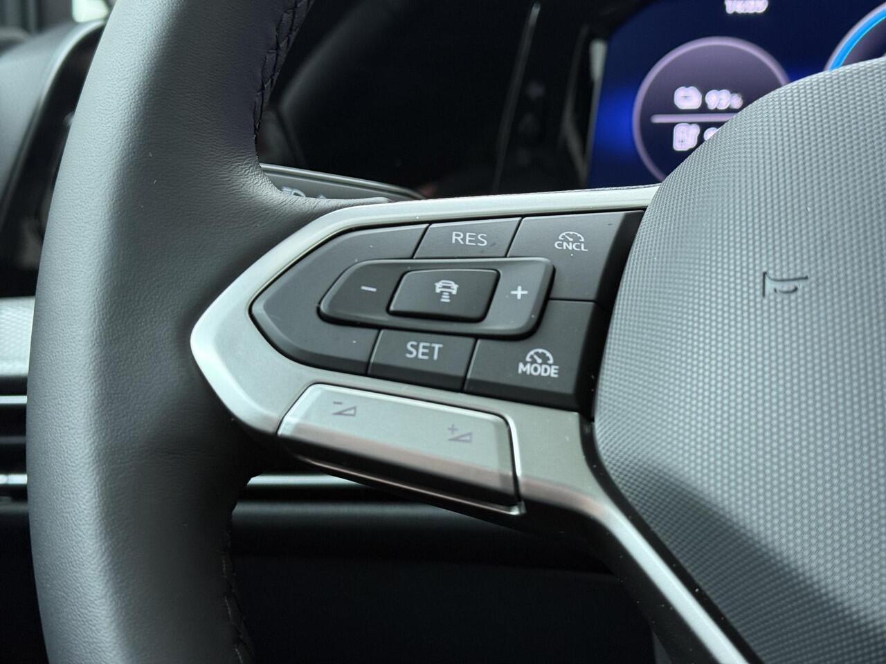 Volkswagen GOLF 8 Style Edition 1.5 eHybrid 150 kW / 204 PK DSG | Panoramadak |