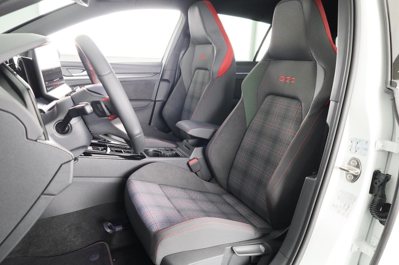 Volkswagen GOLF GTI 2.0 195 kW / 265 pk TSI Hatchback 7 versn. DSG | Verlengde garantie | Panoramadak | Head up Display | Harman Kardon |