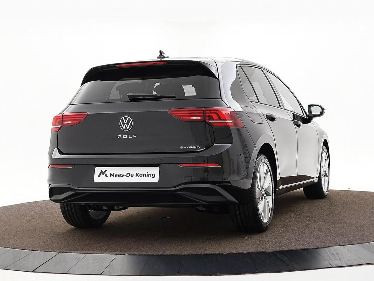 Volkswagen GOLF Life Edition 1.5 eHybrid 204 PK 6 versn. DSG PRIVATE LEASE VANAF ¤459P/M · Draadloze telefoonverbinding · Achteruitrijcamera · Voorraad OUTLET · Prijs is inclusief inruilpremie ·