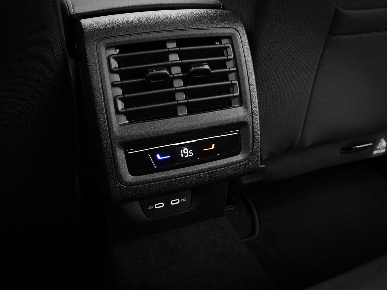 Volkswagen GOLF Life Edition 1.5 eHybrid 204 PK 6 versn. DSG PRIVATE LEASE VANAF ¤459P/M · Achteruitrijcamera · Draadloze telefoonlader · Sfeerverlichting · Stuurwiel verwarmd · Voorraad OUTLET · Prijs is inclusief inruilpremie ·