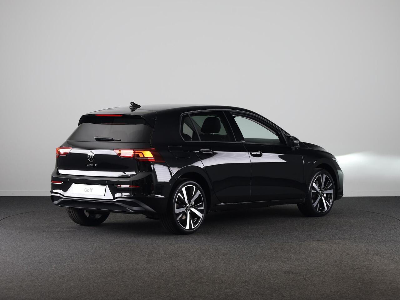 Volkswagen GOLF Life Edition 1.5 eHybrid 204 PK | 17 "LM velgen | Stoel & Stuurverwarming | Camera |