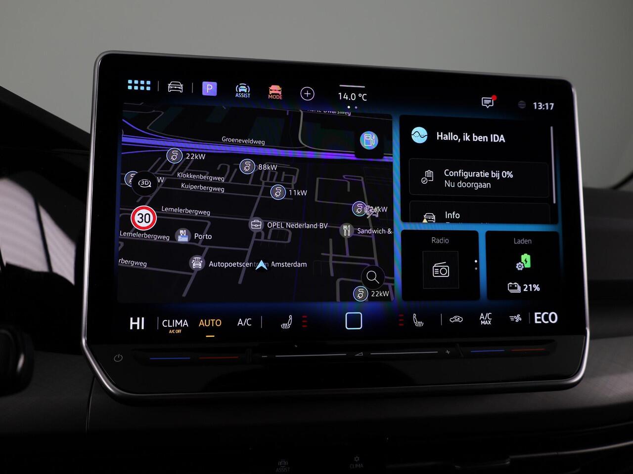 Volkswagen GOLF Life Edition 1.5 eHybrid 204 PK | 17 "LM velgen | Stoel & Stuurverwarming | Camera |