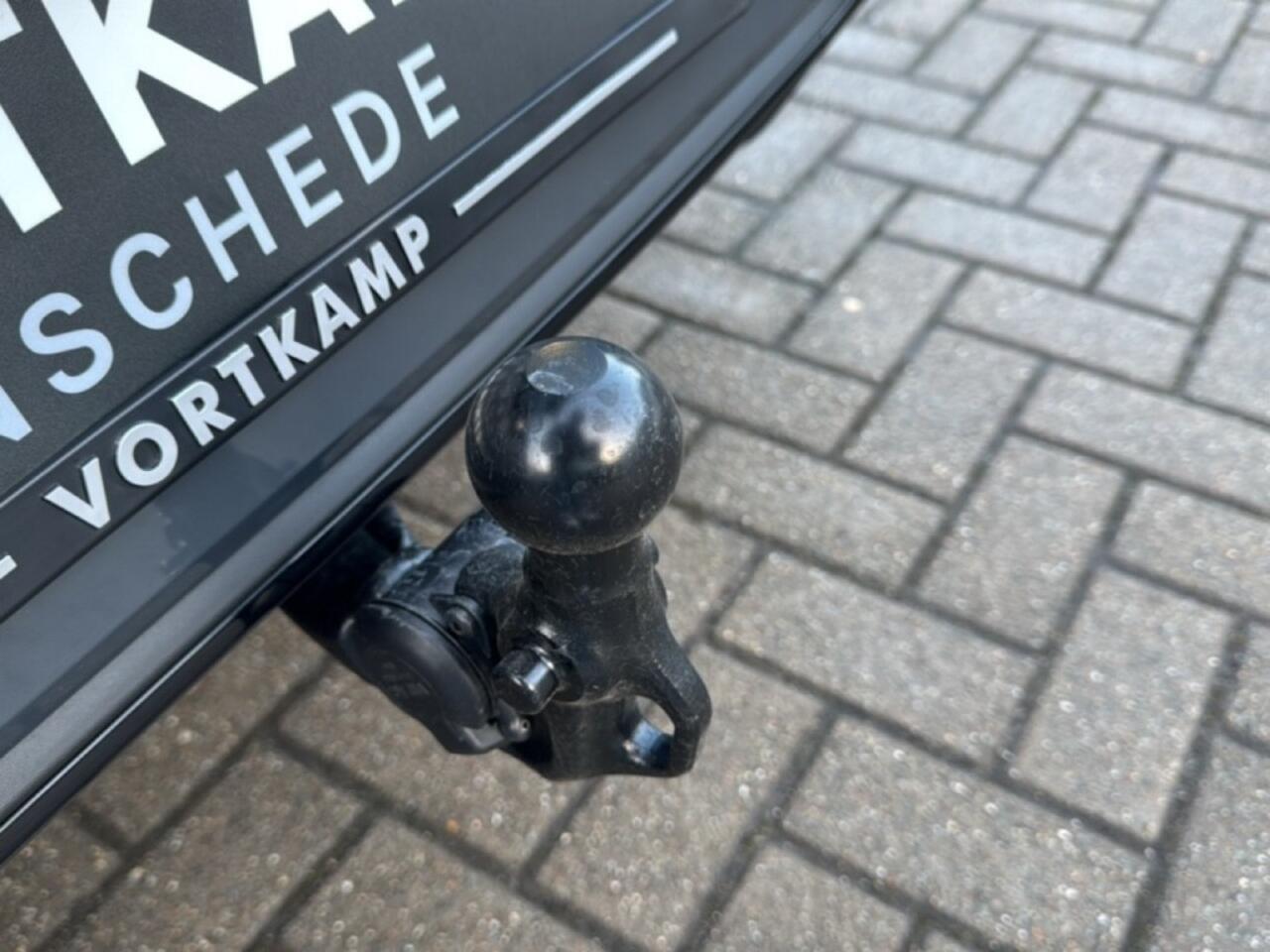 Volkswagen GOLF 1.5 TSI DSG GTE IQ/TREKHAAK/OPENDAK/CAMERA/HEADUPDIS/ACC