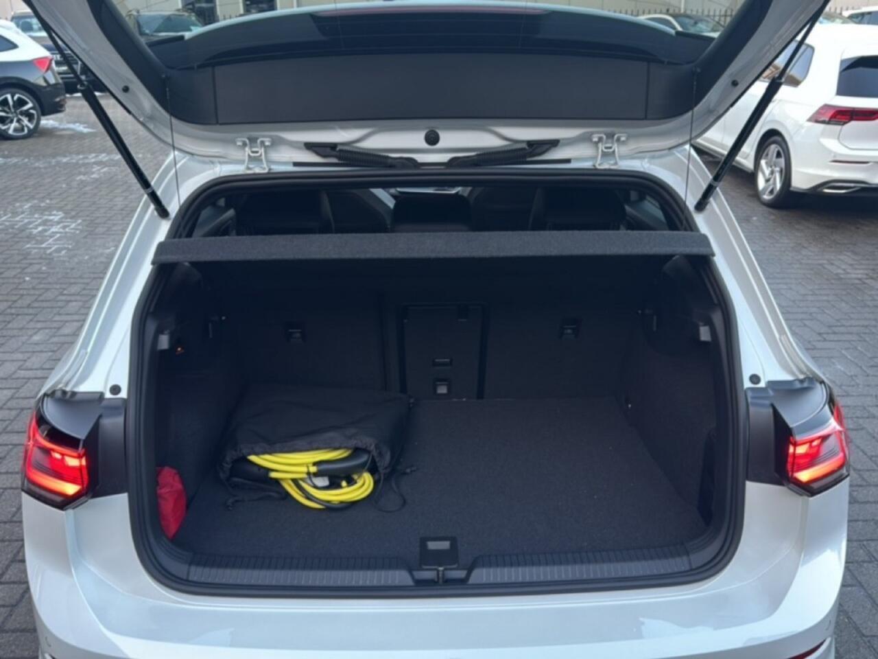 Volkswagen GOLF 1.5 TSI DSG GTE IQ/TREKHAAK/OPENDAK/CAMERA/HEADUPDIS/ACC