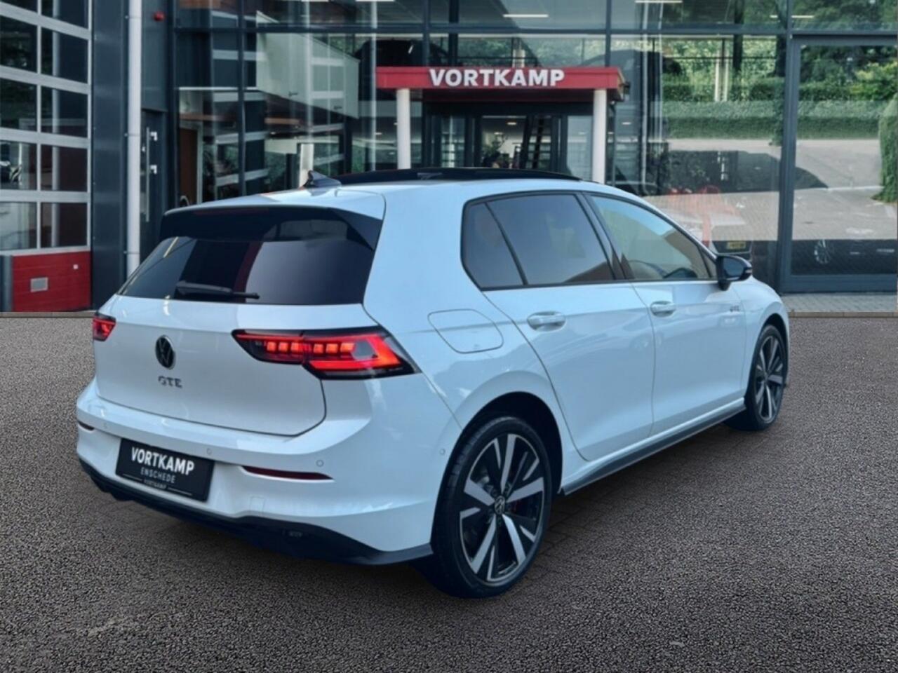 Volkswagen GOLF 1.5 TSI DSG GTE IQ/TREKHAAK/OPENDAK/CAMERA/HEADUPDIS/ACC