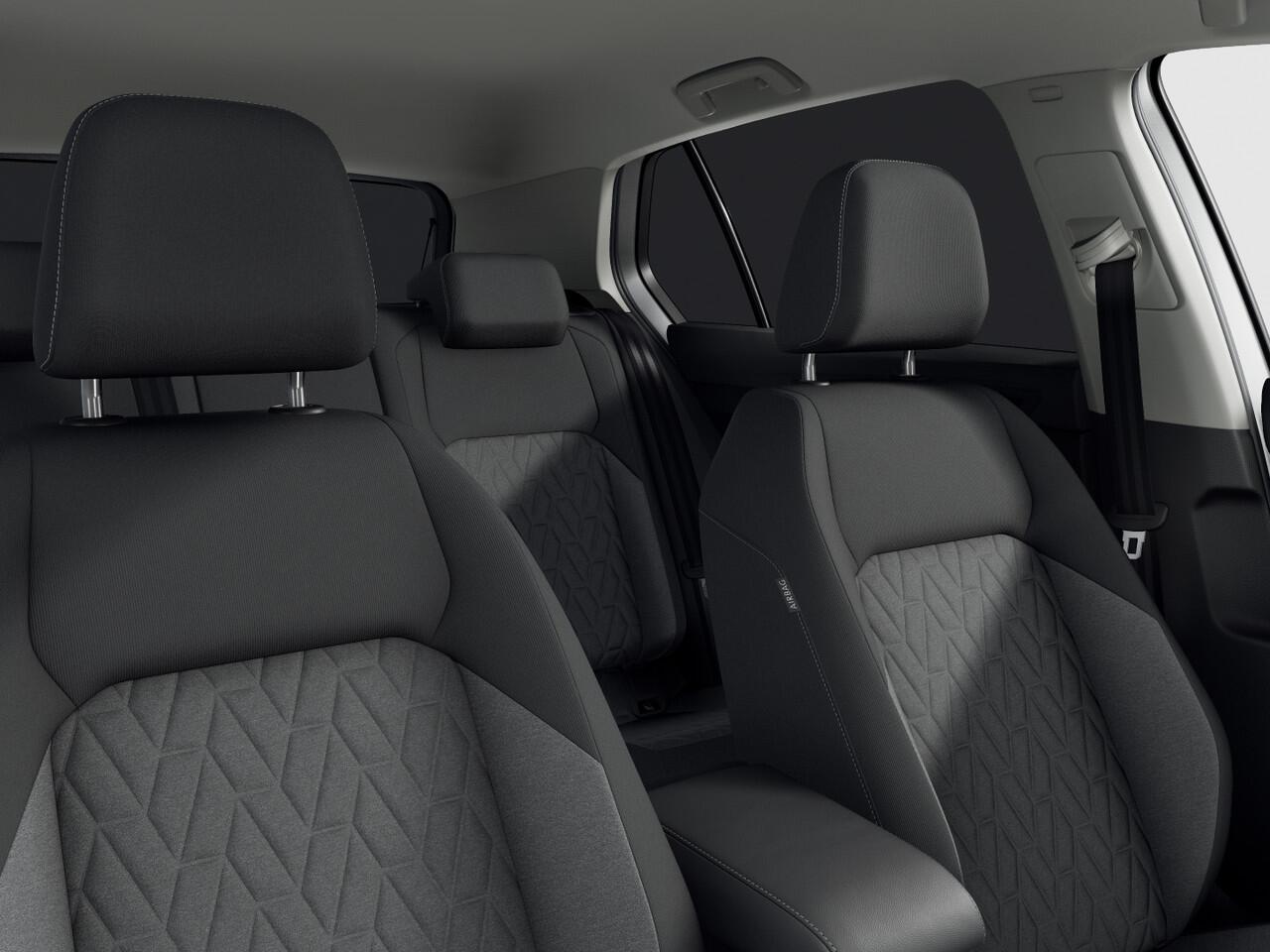 Volkswagen GOLF 1.5 eHybrid Life Edition | Trekhaak | Camera | Stoel & Stuurverwarming | Adaptieve Cruise Control |