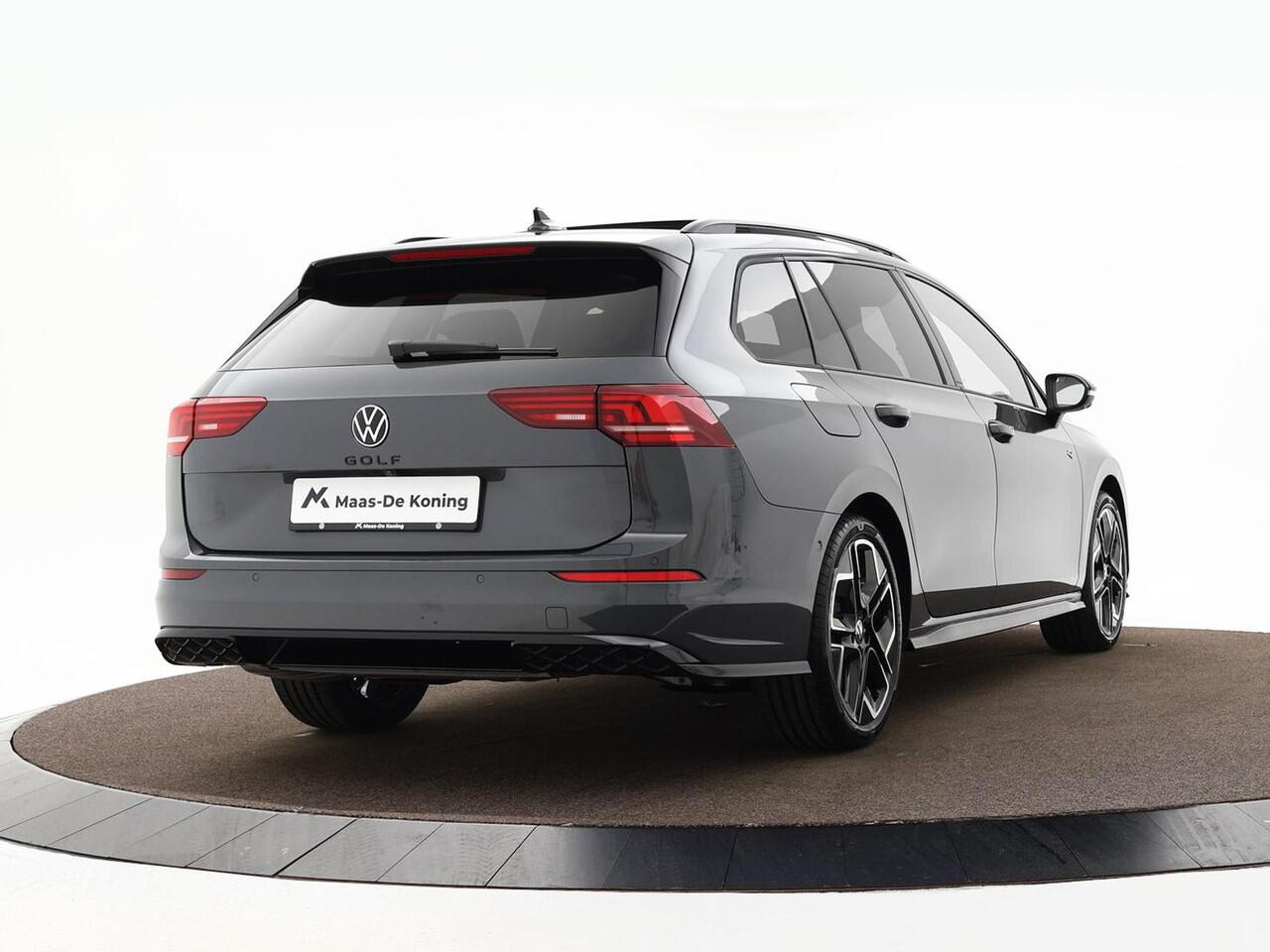 Volkswagen GOLF variant R-Line Edition 1.5 eTSI 150 pk 7 versn. DSG · Assistance Pakket Plus · Panoramaschuif-kanteldak · Trekhaak inklapbaar, met elektrische ontgrendeling ·