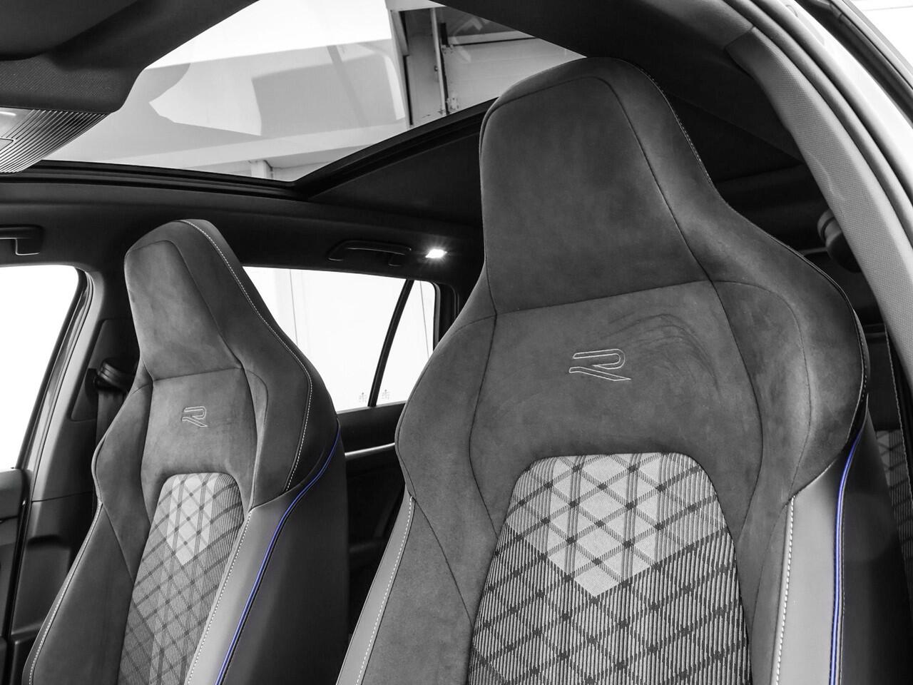 Volkswagen GOLF variant R-Line Edition 1.5 eTSI 150 pk 7 versn. DSG · Assistance Pakket Plus · Panoramaschuif-kanteldak · Trekhaak inklapbaar, met elektrische ontgrendeling ·