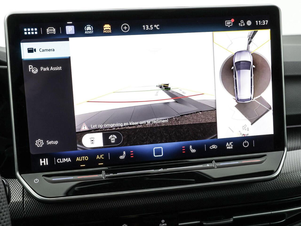 Volkswagen GOLF variant R-Line Edition 1.5 eTSI 150 pk 7 versn. DSG · Assistance Pakket Plus · Panoramaschuif-kanteldak · Trekhaak inklapbaar, met elektrische ontgrendeling ·