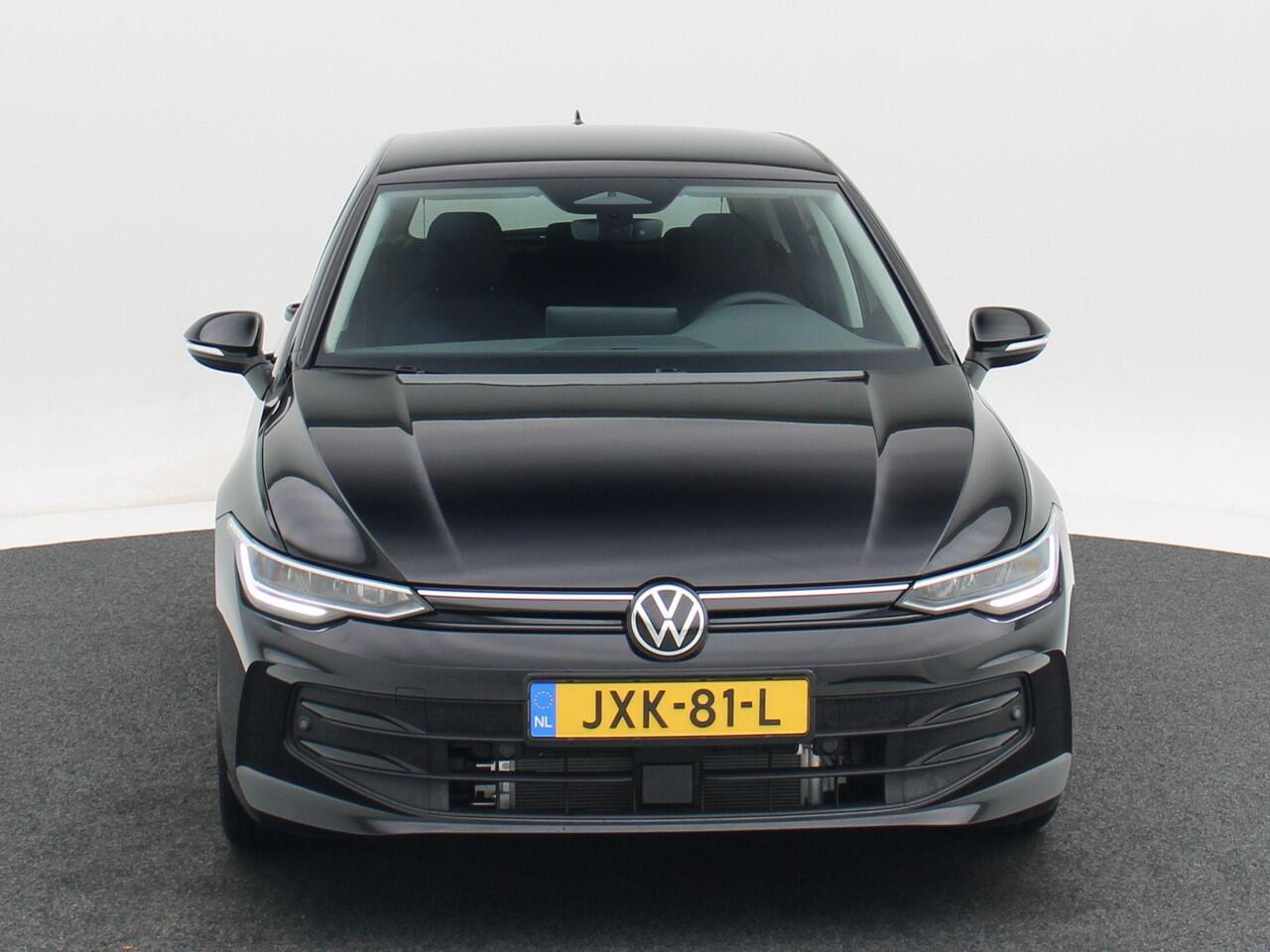 Volkswagen GOLF Life Edition 1.5 eHybrid 204 PK | Trekhaak | Navi | Camera | Stoelverwarming | 18" Lichtmetalen Velgen |