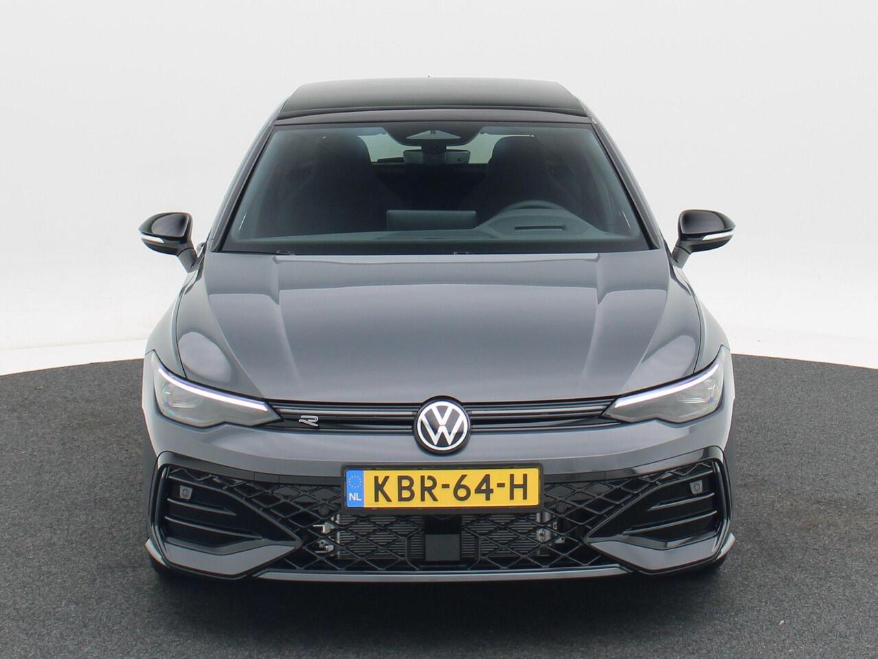 Volkswagen GOLF R-Line Edition 1.5 eTSI 150 PK Automaat | Trekhaak | Panorama dak | Harman/Kardon | Black Style | Head-up display |