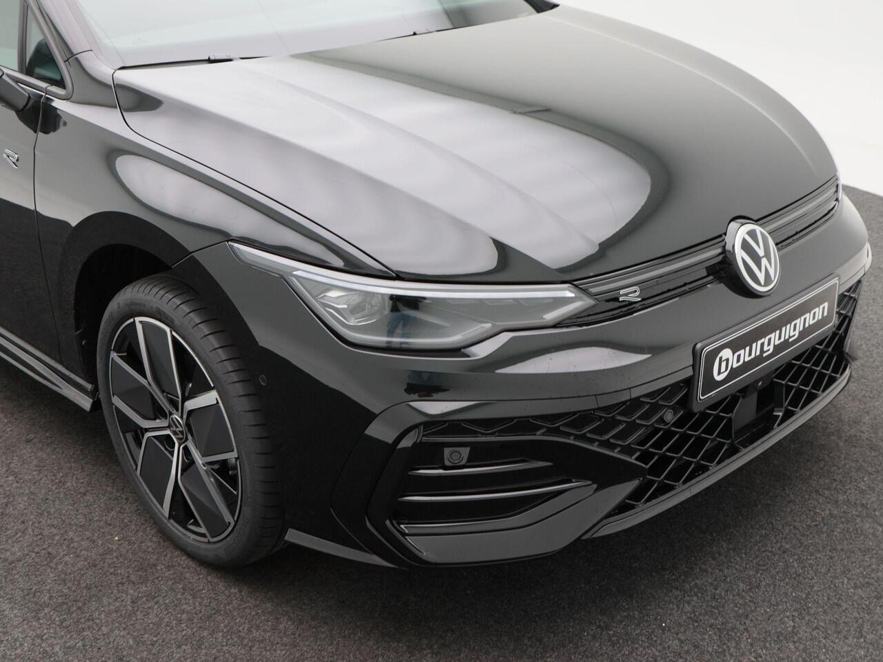 Volkswagen GOLF R-Line Edition 1.5 eTSI 116 PK | Trekhaak | 360 Camera | LED Matrix | Navi | Stoel- & Stuurverwarming |