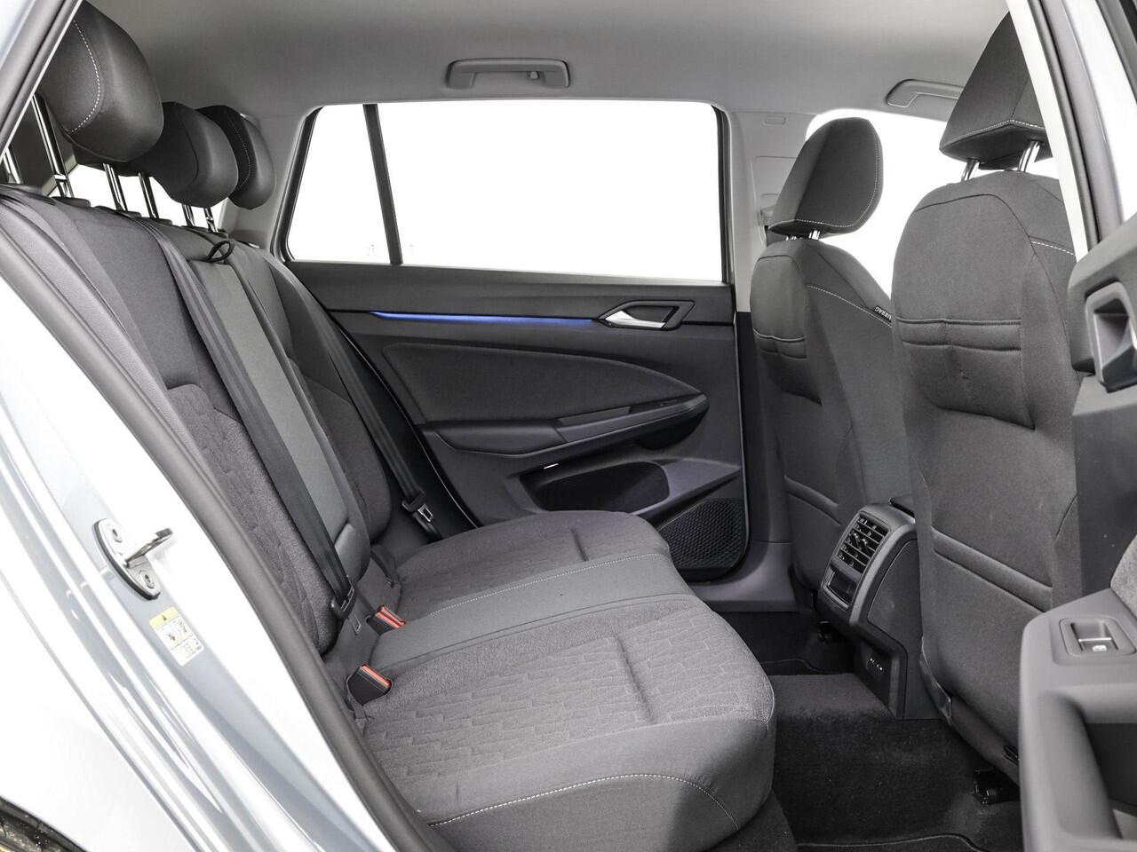 Volkswagen GOLF variant Life Edition 1.5 eTSI 116 pk 7 versn. DSG · Achteruitrijcamera · draadloze telefoonlader ·