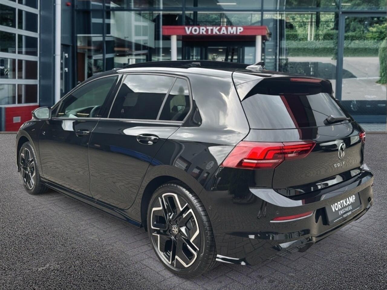 Volkswagen GOLF 1.5 eTSI R-LINE PANO-DAK/CAMERA/NAVI/CARPLAY/ACC/STOEL-STUURVERW