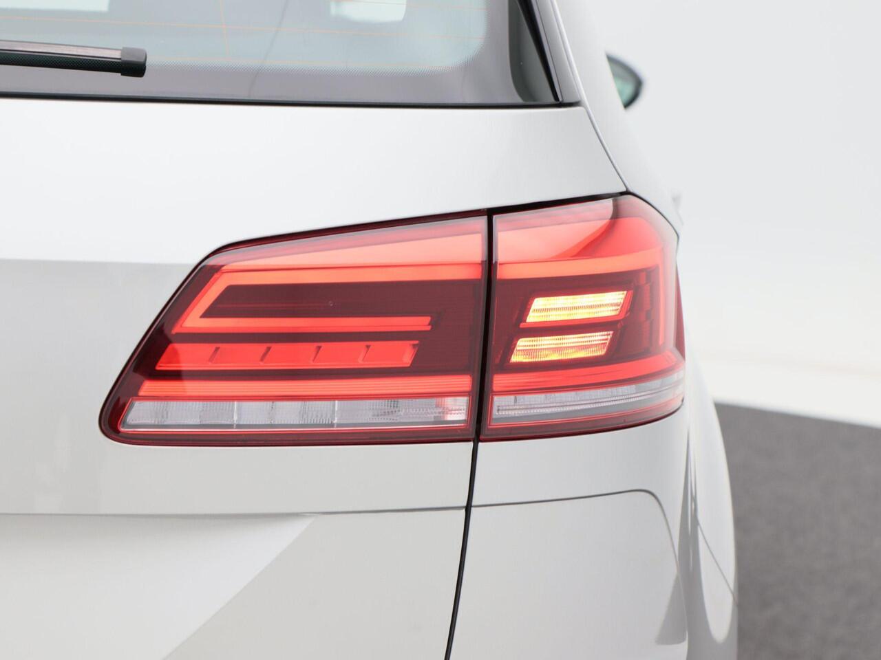 Volkswagen GOLF SPORTSVAN 1.0 TSi 115 Pk Automaat Comfortline | Adaptive Cruise | CarPlay | Navigatie | Camera | Stoelverwarming | 16 Inch | 39.222 Km!!