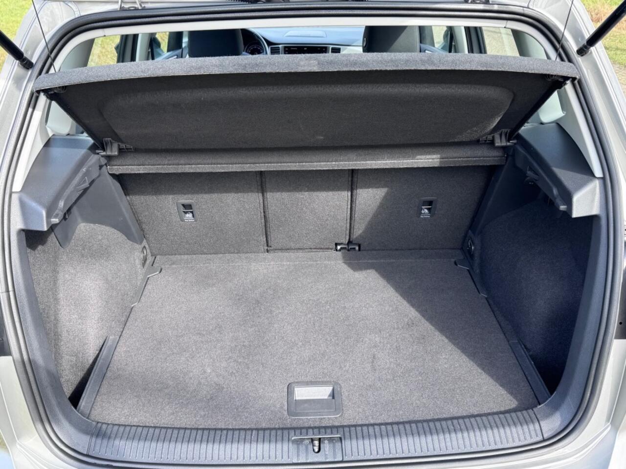 Volkswagen GOLF SPORTSVAN 1.0TSI HIGHLINE / CLIMA / CRUISE / TREKHAAK / 82DKM / RIJKLAAR