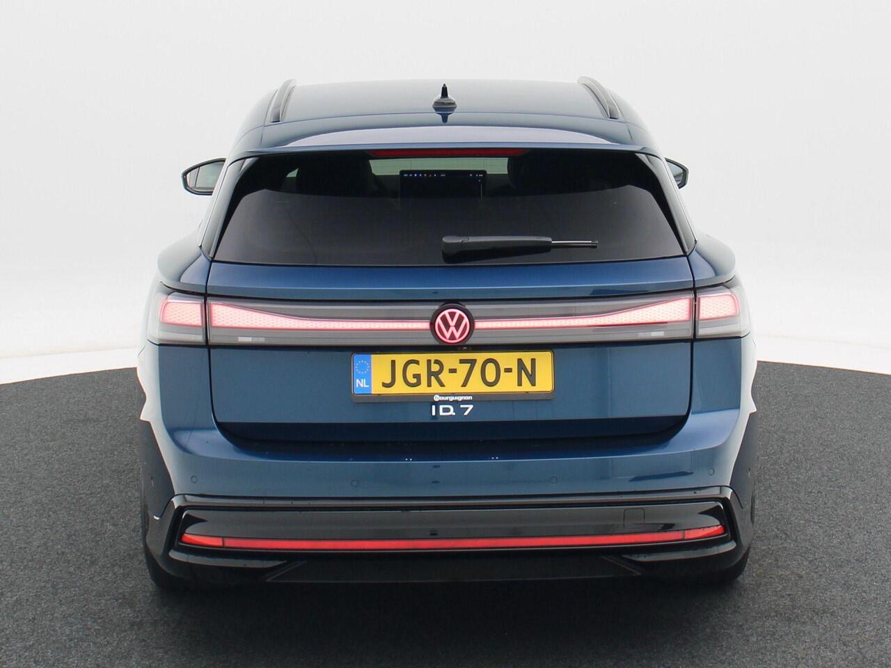 Volkswagen ID ID.7 Tourer Pro Business 77 kWh 286 pk | 360 Camera | Ergonomische Voorstoelen | Stoel/Stuur Verwarming | Travel Assist | Autonome Parkeerfunctie |