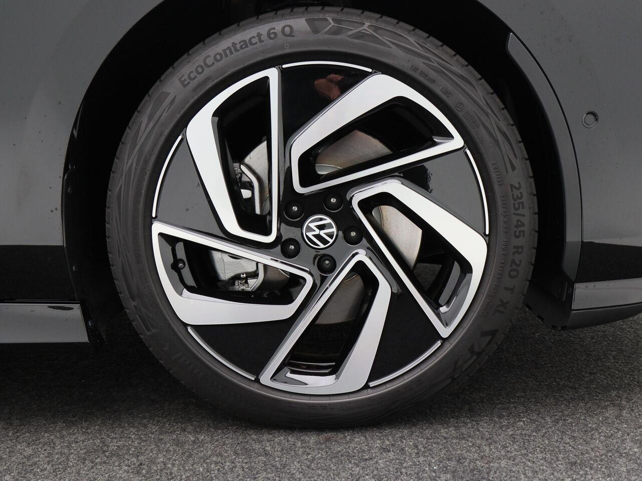 Volkswagen ID ID.7 Tourer Limited Edition 77 kWh 286 pk | Head-Up Display | Sfeerverlichting | Stoelverwarming | Trekhaak | Camera | 20" Velgen |