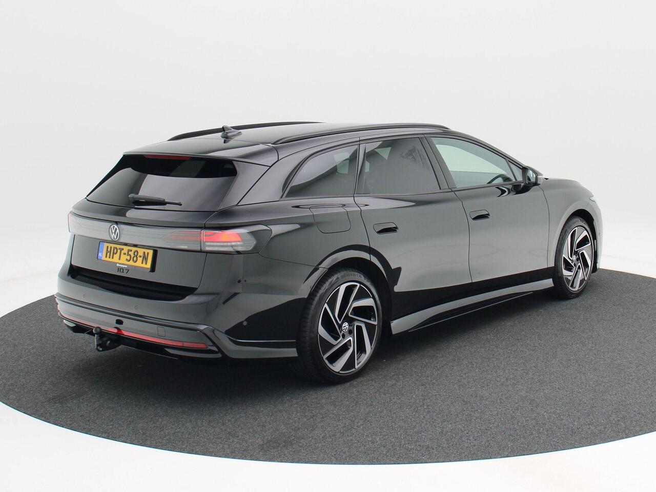 Volkswagen ID ID.7 Tourer Limited Edition 77 kWh 286 pk | Head-Up Display | Sfeerverlichting | Stoelverwarming | Trekhaak | Camera | 20" Velgen |