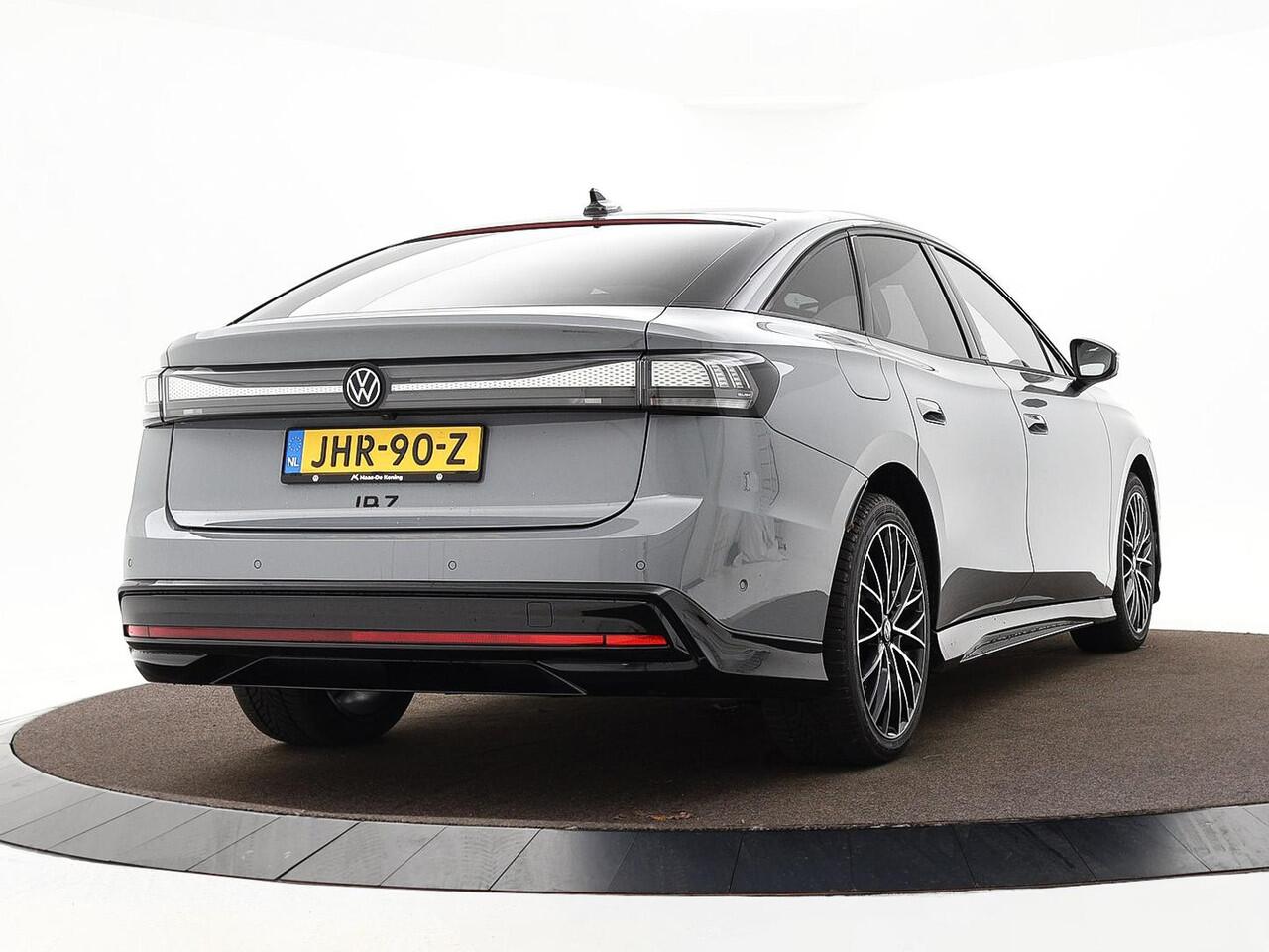 Volkswagen ID ID.7 Pro Limited Edition 77 kWh accu 286 pk · Achteruitrijcamera · Draadloze telefoonverbinding · LEDER INTERIEUR - 20 INCH Winterset