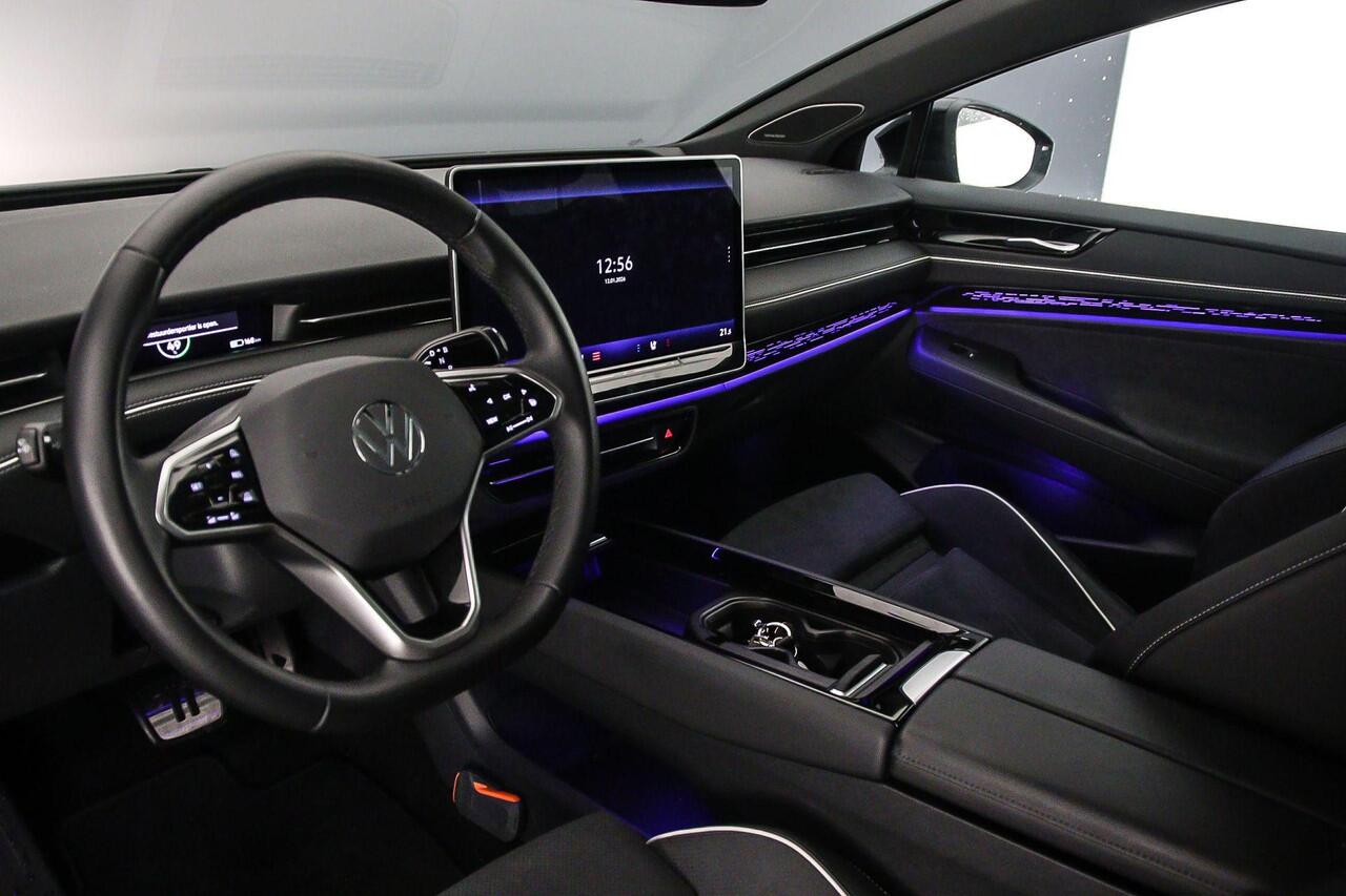 Volkswagen ID ID.7 Tourer Pro Business 286pk Automaat Trekhaak, Warmtepomp, Adaptive cruise control, Panoramadak, 360 camera, LED matrix koplampen, Achteruitrijcamera