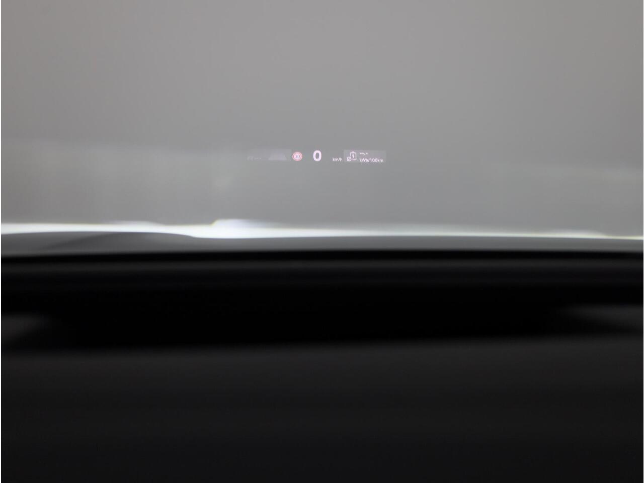 Volkswagen ID ID.7 Tourer Pro Business 77 kWh accu, 210 kW / 286 pk Variant 231PK | 17% bijtelling* | 20" LM velgen | Navigatie | 360 gradencamera | Matrix koplampen | Onderhoud tot 30-6-2030