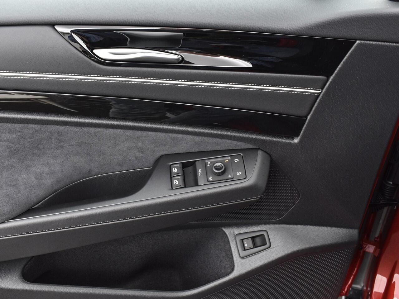 Volkswagen ID ID.7 Tourer Pro Limited Edition 77 kWh accu 286 pk · 360 graden camera · Draadloze telefoonlader ·