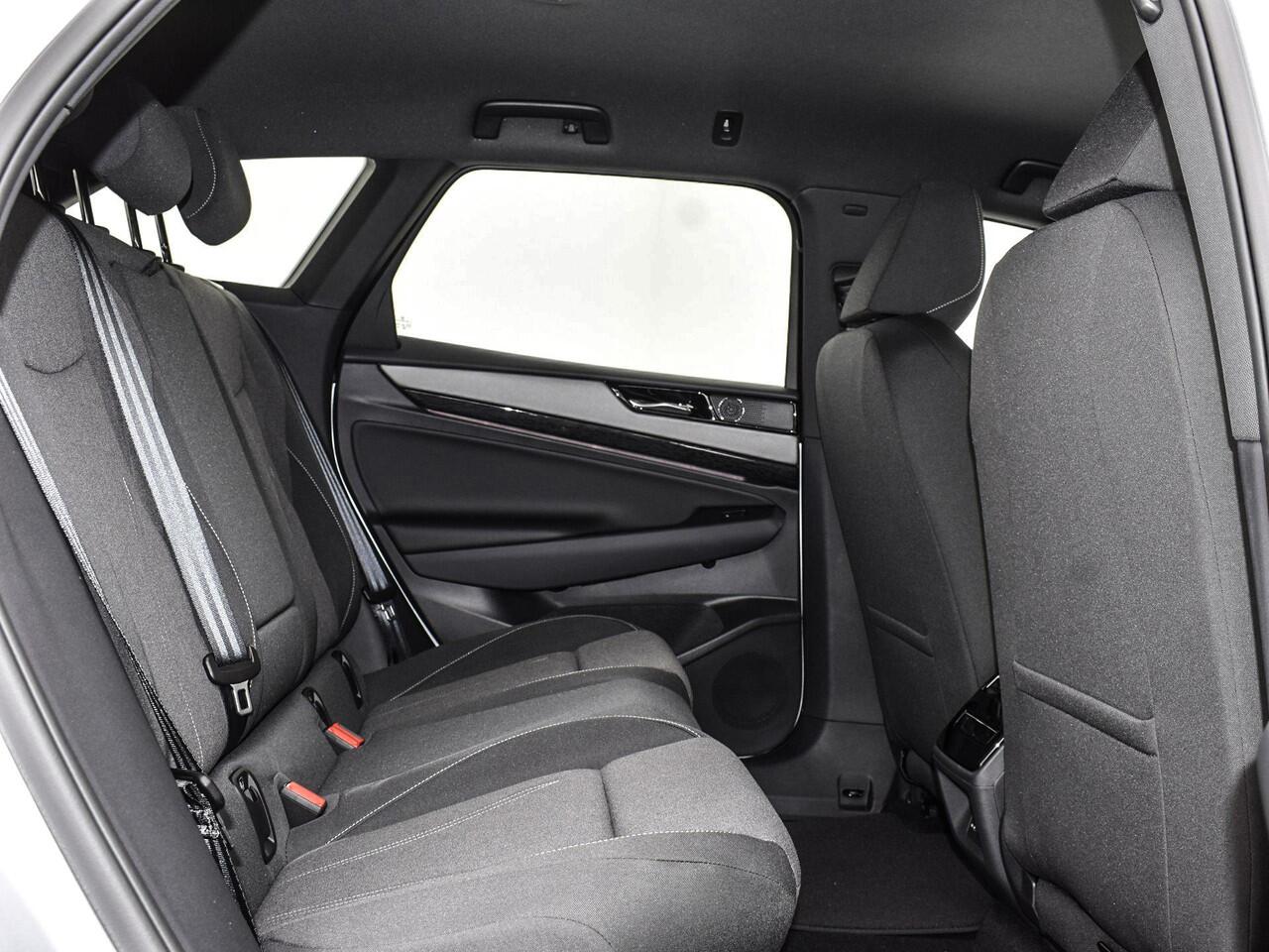 Volkswagen ID ID.7 Tourer Tourer Limited Edition 77 kWh accu 286 pk · Draadloze telefoonlader · Achteruitrijcamera · Multifunctioneel stuurwiel ·