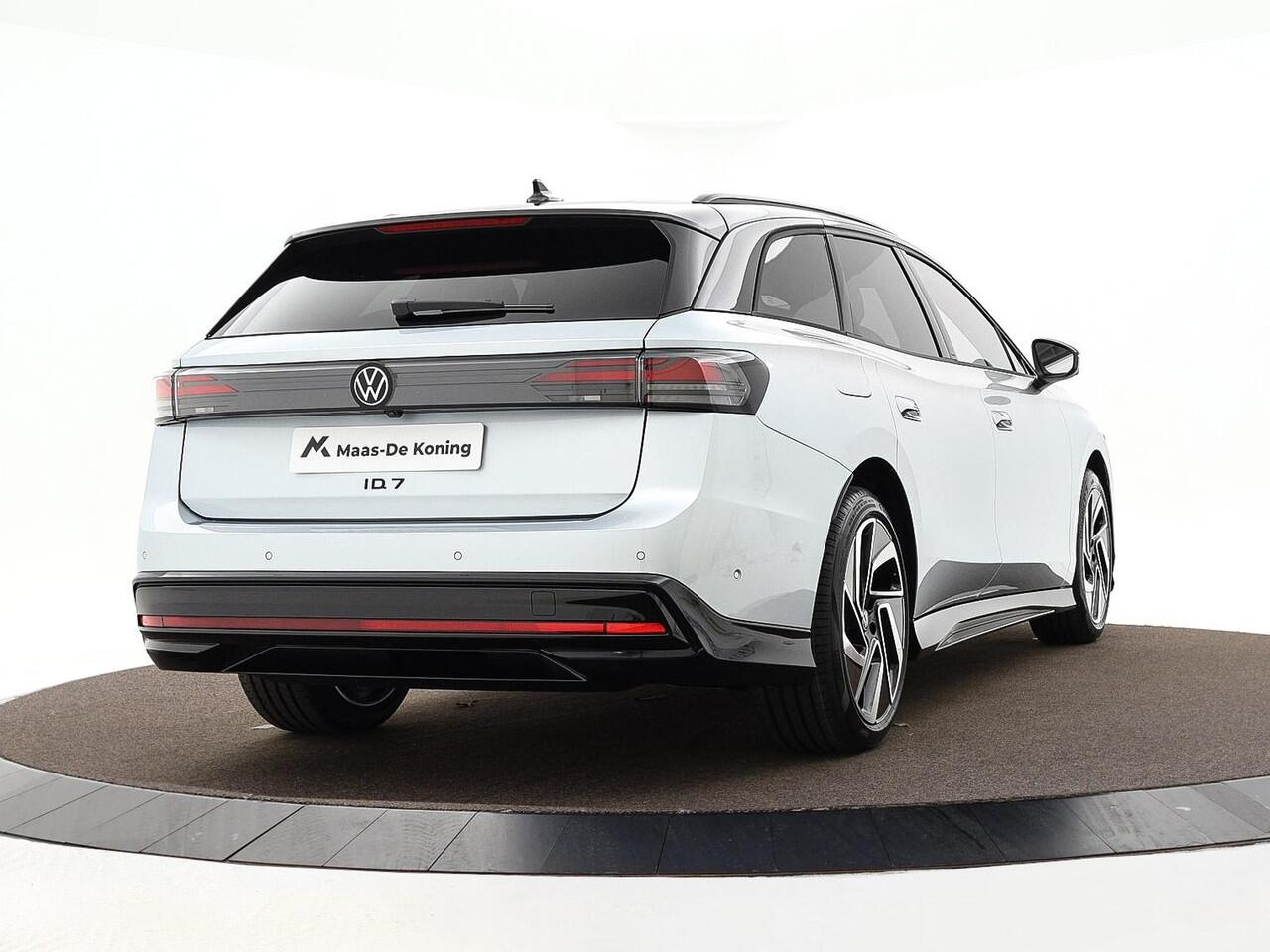 Volkswagen ID ID.7 Tourer Tourer Limited Edition 77 kWh accu 286 pk · Draadloze telefoonlader · Achteruitrijcamera · Multifunctioneel stuurwiel ·