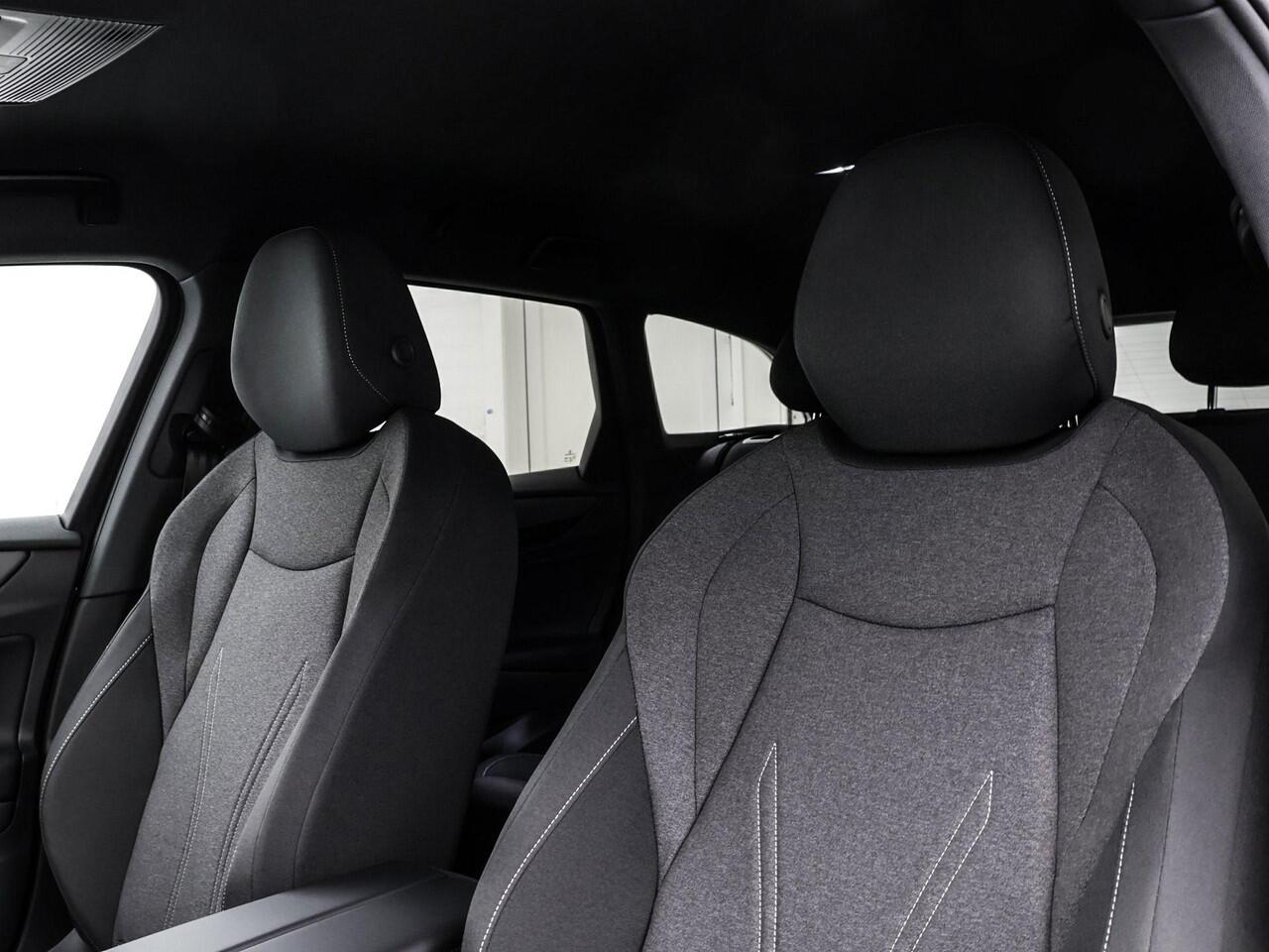 Volkswagen ID ID.7 Tourer Limited Edition 77 kWh accu 286 PK · verwarmd stuurwiel · Draadloze telefoonlader · Prijs is inclusief inruilpremie ·