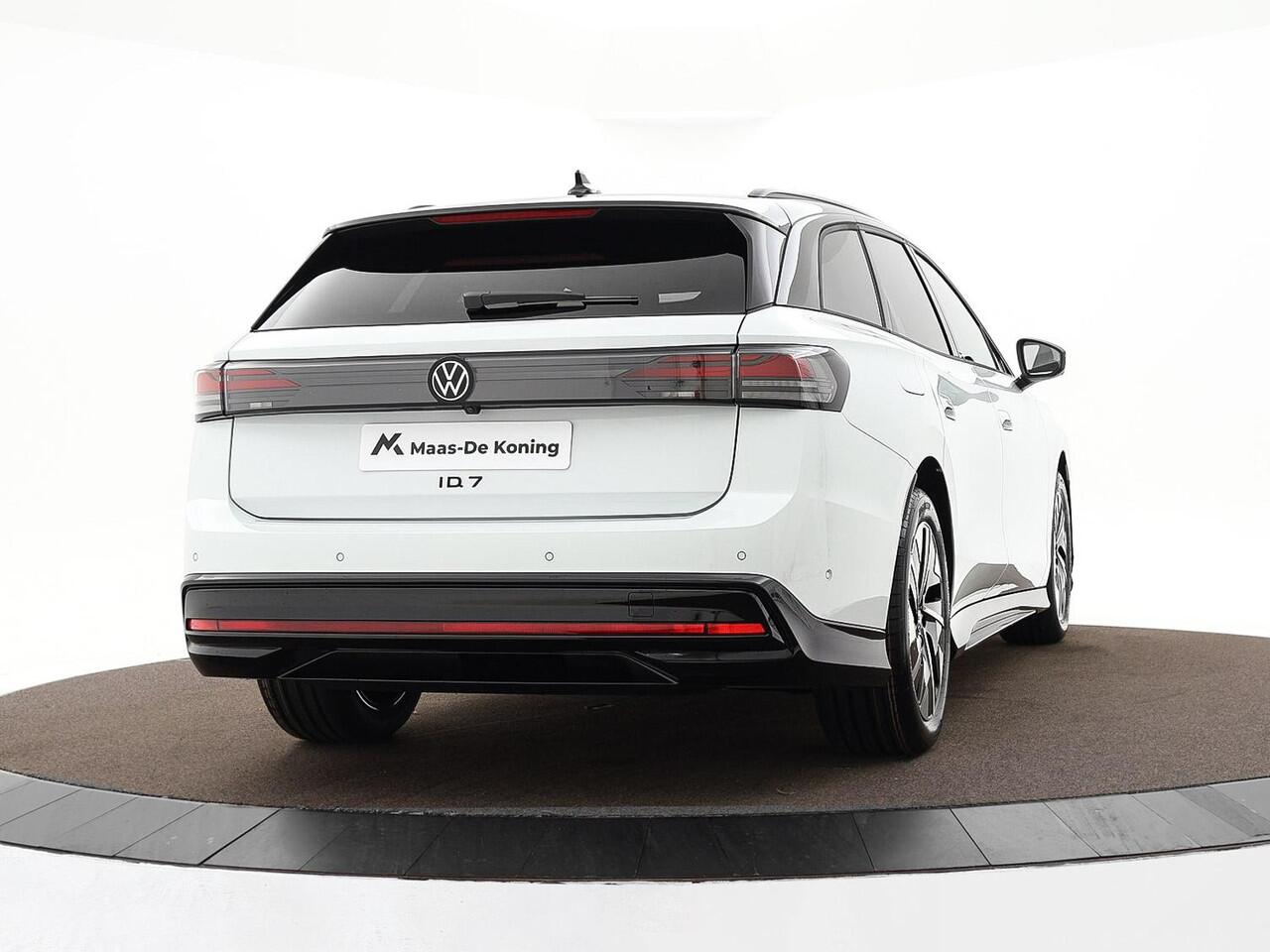 Volkswagen ID ID.7 Tourer Limited Edition 77 kWh accu 286 PK · verwarmd stuurwiel · Draadloze telefoonlader · Prijs is inclusief inruilpremie ·