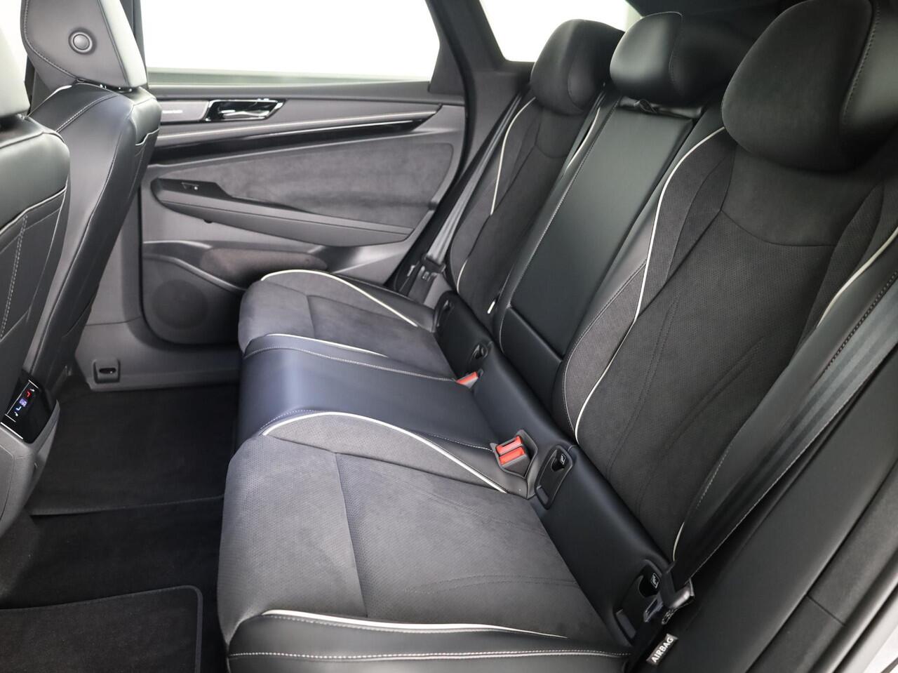 Volkswagen ID ID.7 Tourer Limited Edition 77 kWh accu 286 PK | Velgen 20" | Stoel & Stuurverwarming |