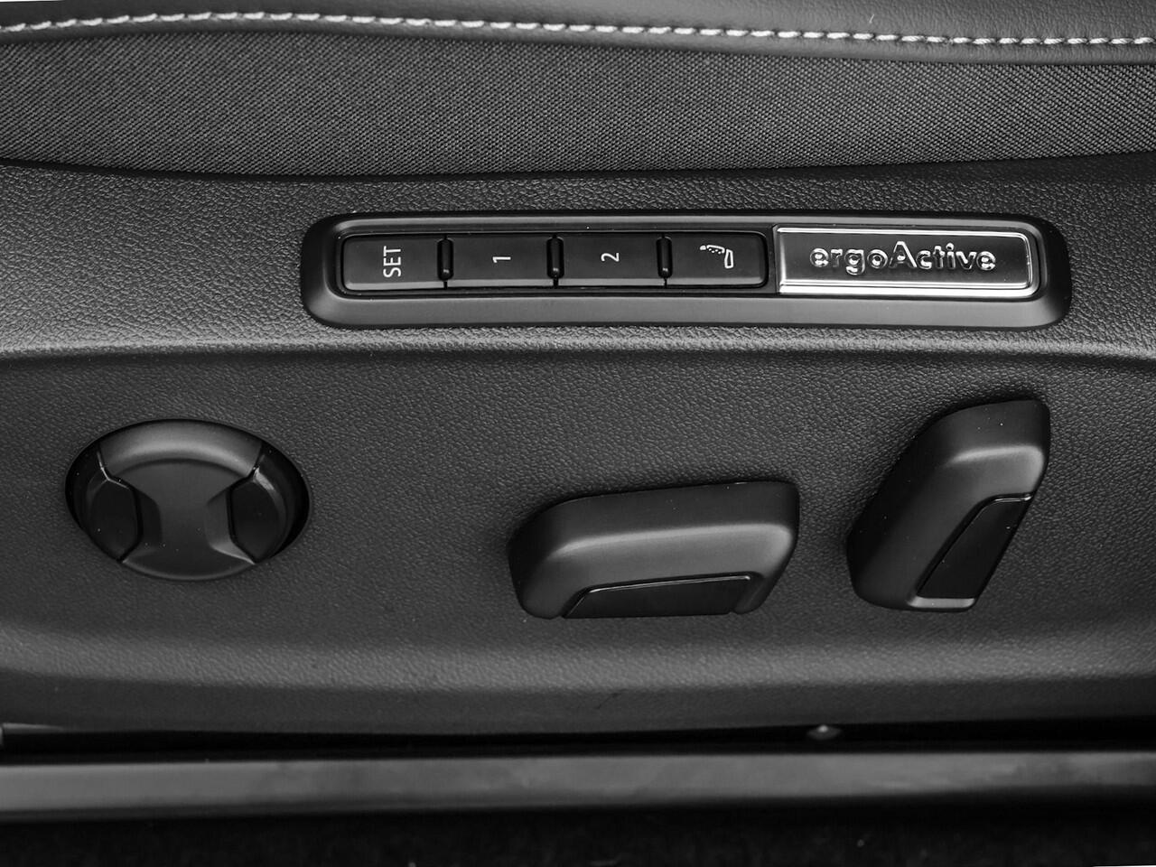 Volkswagen ID ID.7 Tourer Pro Limited Edition 77 kWh accu 286 PK PRIVATE LEASE VANAF ¤568P/M · Stuurwiel verwarmd · Draadloze telefoonlader · 360 Rondomzicht camera · Voorraad OUTLET · Prijs is inclusief inruilpremie ·