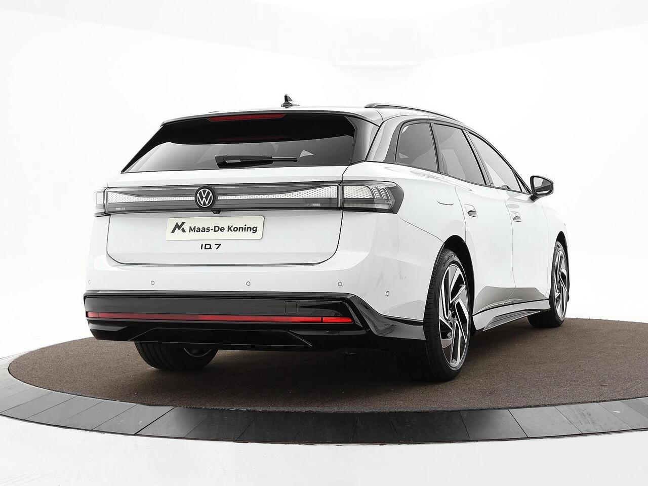 Volkswagen ID ID.7 Tourer Pro Limited Edition 77 kWh accu 286 PK PRIVATE LEASE VANAF ¤568P/M · Stuurwiel verwarmd · Draadloze telefoonlader · 360 Rondomzicht camera · Voorraad OUTLET · Prijs is inclusief inruilpremie ·