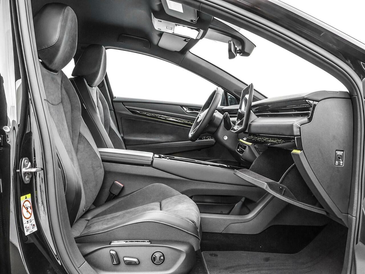 Volkswagen ID ID.7 Tourer Pro Limited Edition 77 kWh accu 286 PK PRIVATE LEASE VANAF ¤568P/M · Stuurwiel verwarmd · Draadloze telefoonlader · 360 Rondomzicht camera · Voorraad OUTLET · Prijs is inclusief inruilpremie ·