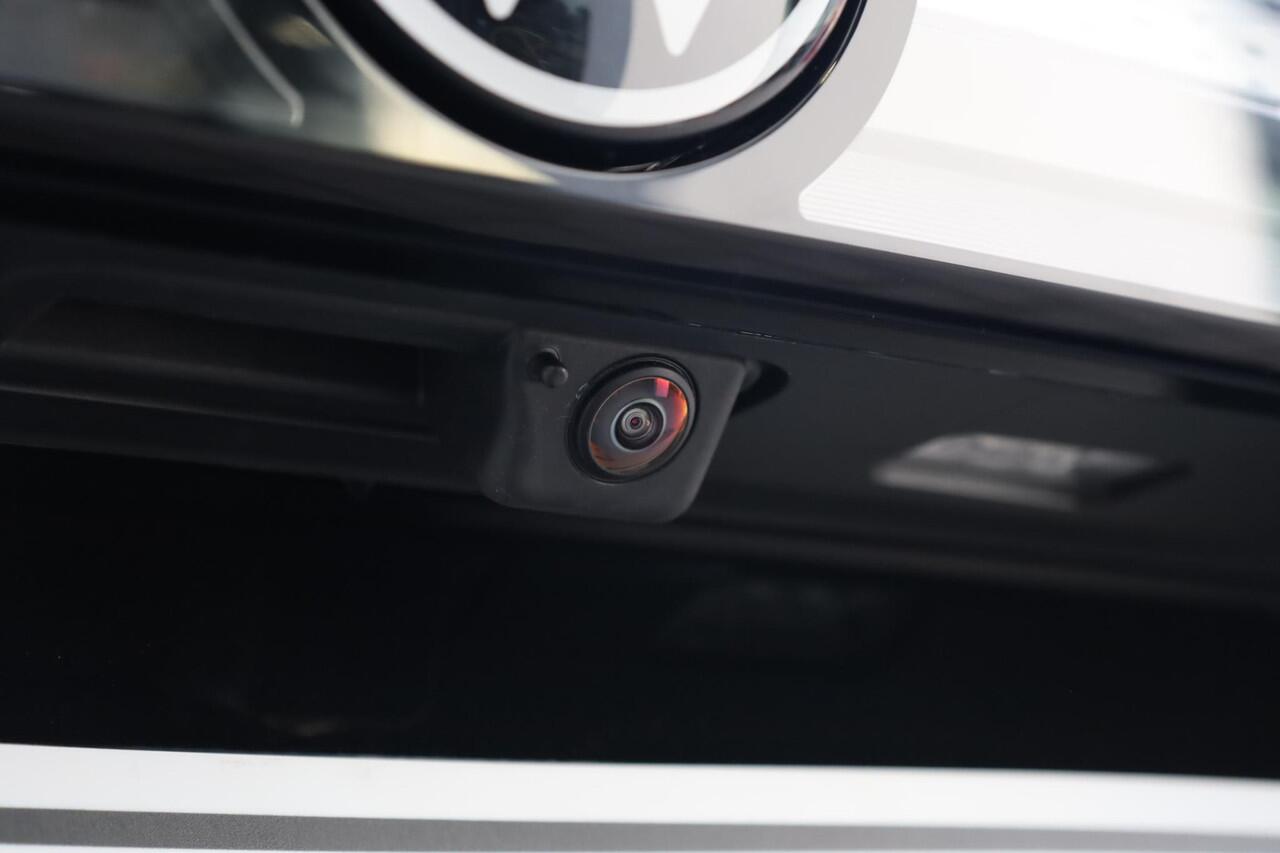 Volkswagen ID ID.7 Tourer Pro S Limited Edition 86 kWh 286PK / 210kW LED Matrix IQ.Light, 360º camera, panoramadak, verwarmbare voorstoelen met massagefunctie en geheugen, Apple Carplay & Android Auto, head-up display, dodehoekdetectie (Side Assist), draadloos telefoon