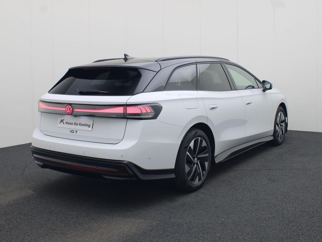 Volkswagen ID ID.7 Pro Limited Edition 77 kWh accu 286 PK · Draadloze telefoonlader · 360 camera · verwarmde voorstoelen · Trekhaak inklapbaar, met elektrische ontgrendeling ·