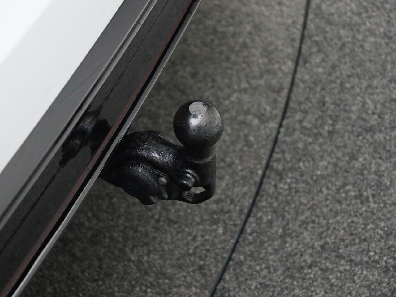 Volkswagen ID ID.7 Pro Limited Edition 77 kWh accu 286 pk · Trekhaak inklapbaar, met elektrische ontgrendeling ·