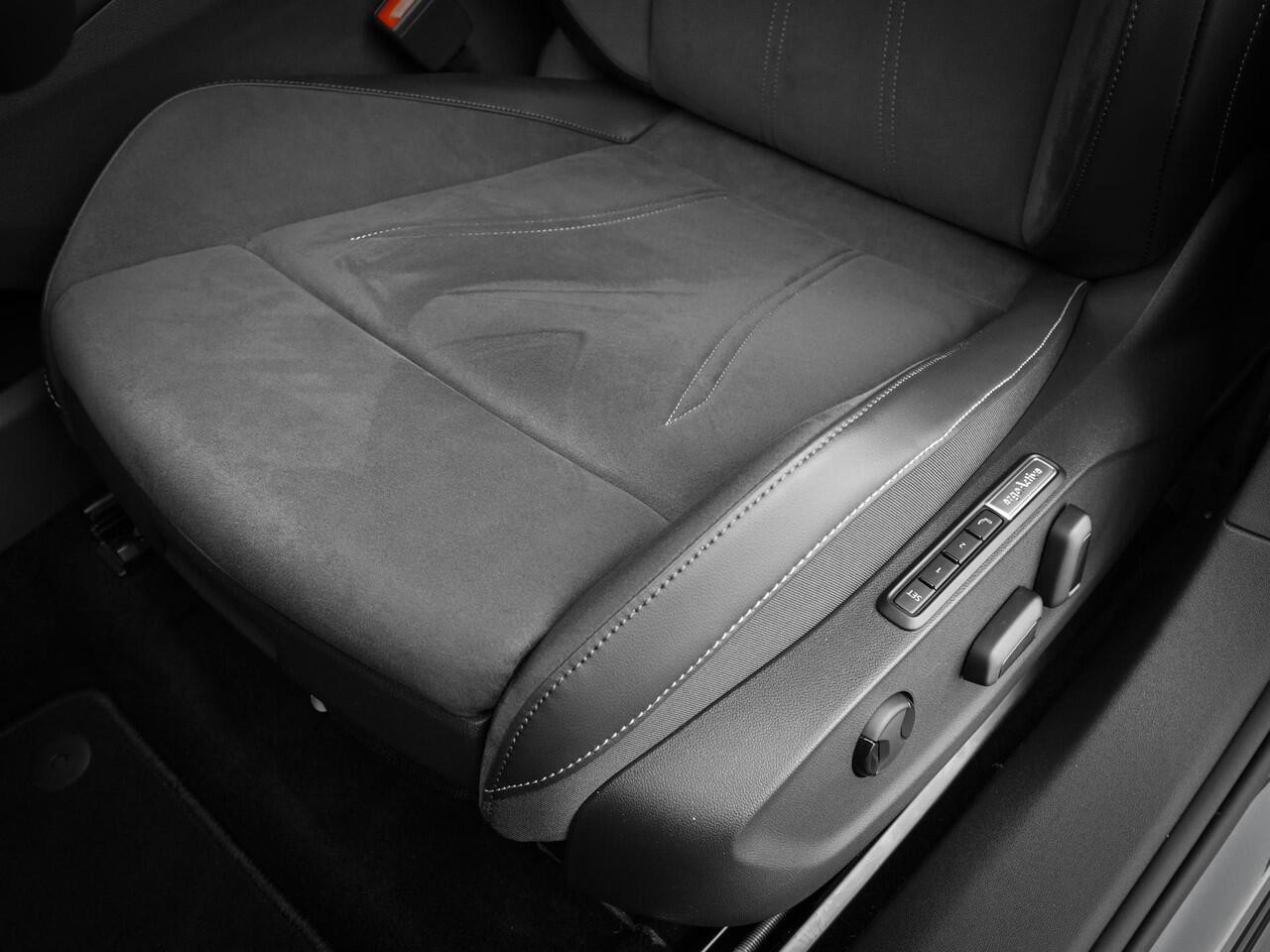 Volkswagen ID ID.7 Pro Limited Edition 77 kWh accu 286 PK · Sfeerverlichting · 360 camera · Trekhaak inklapbaar, met elektrische ontgrendeling · Voorraad OUTLET · Prijs is inclusief inruilpremie ·