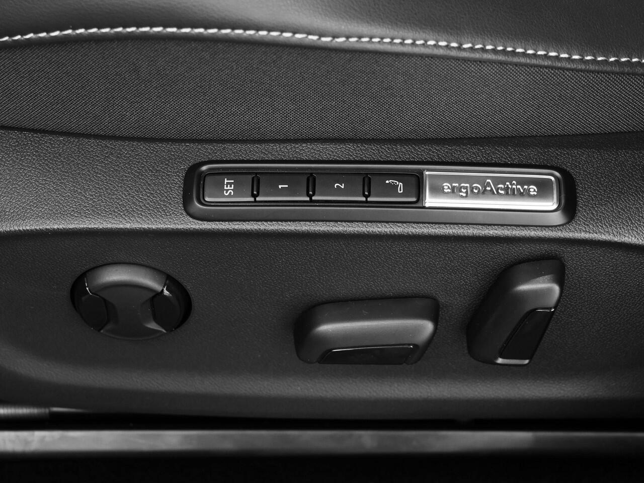 Volkswagen ID ID.7 Pro Limited Edition 77 kWh accu 286 PK · Sfeerverlichting · 360 camera · Trekhaak inklapbaar, met elektrische ontgrendeling · Voorraad OUTLET · Prijs is inclusief inruilpremie ·