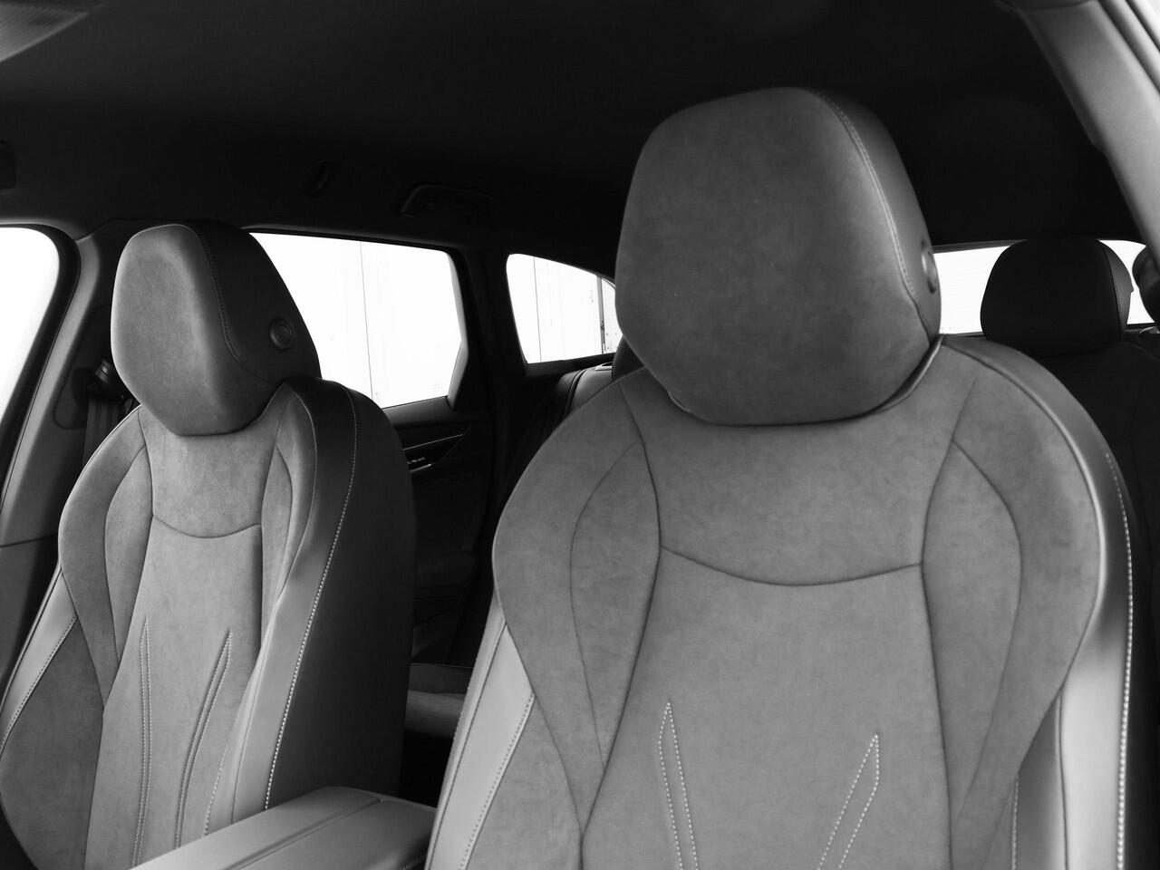 Volkswagen ID ID.7 Pro Limited Edition 77 kWh accu 286 PK · Sfeerverlichting · 360 camera · Trekhaak inklapbaar, met elektrische ontgrendeling · Voorraad OUTLET · Prijs is inclusief inruilpremie ·