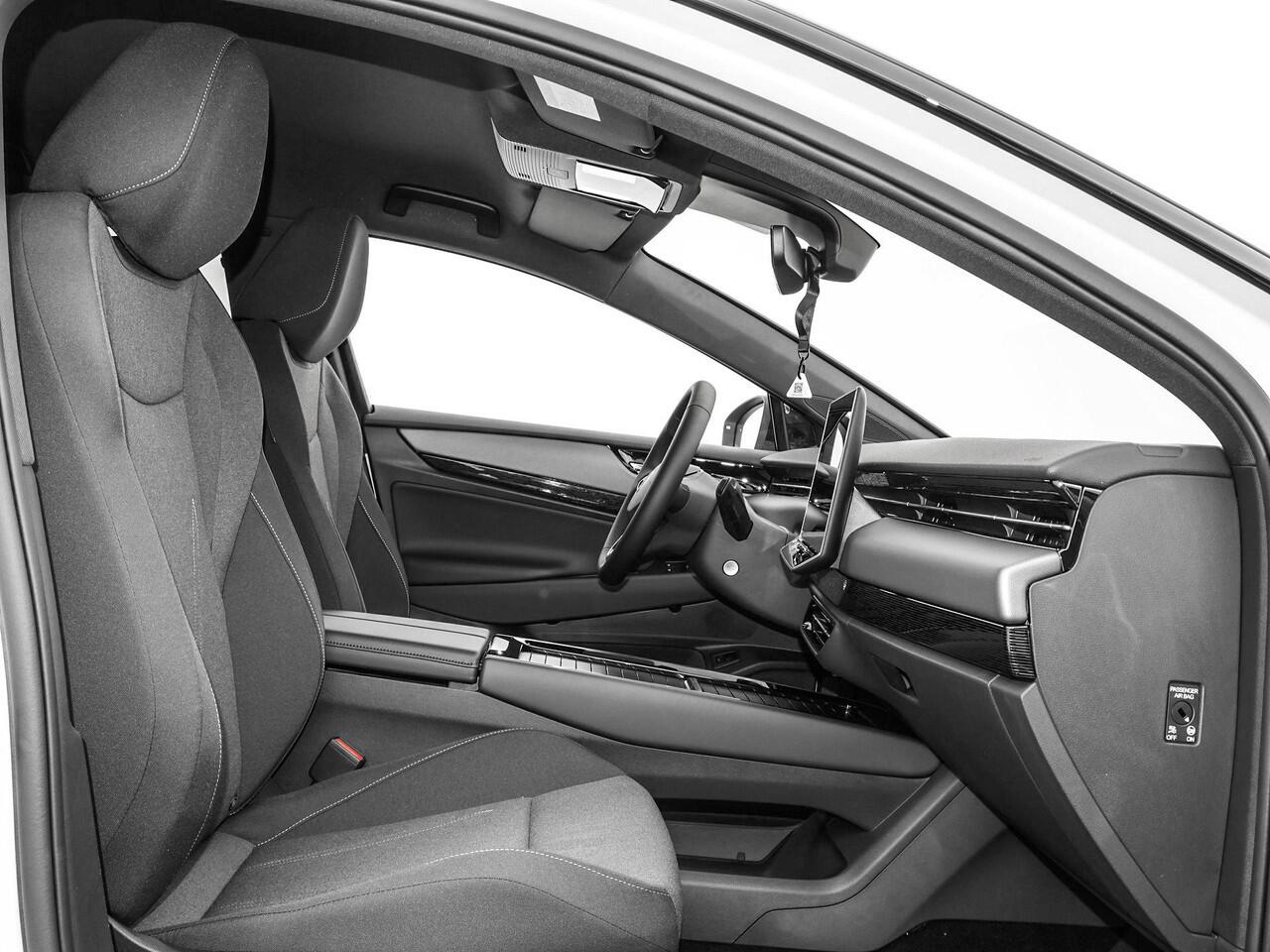 Volkswagen ID ID.7 Tourer Limited Edition 77 kWh accu 286 PK · verwarmd stuurwiel · Draadloze telefoonlader ·