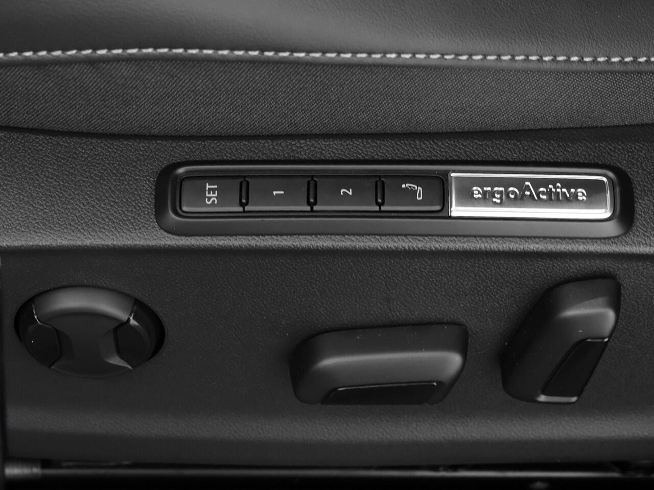 Volkswagen ID ID.7 Pro Limited Edition 77 kWh accu 286 PK · Draadloze telefoonlader · 360 camera · verwarmde voorstoelen ·