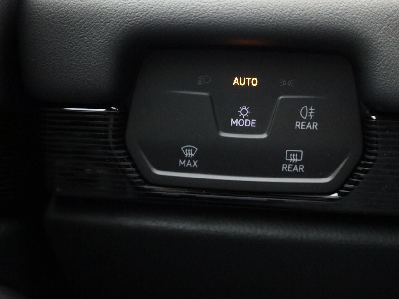 Volkswagen ID ID.7 Limited Edition 77 kWh accu 286 PK PRIVATE LEASE VANAF ¤499P/M · Achteruitrijcamera · Sfeerverlichting · Stuurwiel multifunctioneel · Voorraad OUTLET · Prijs is inclusief inruilpremie ·