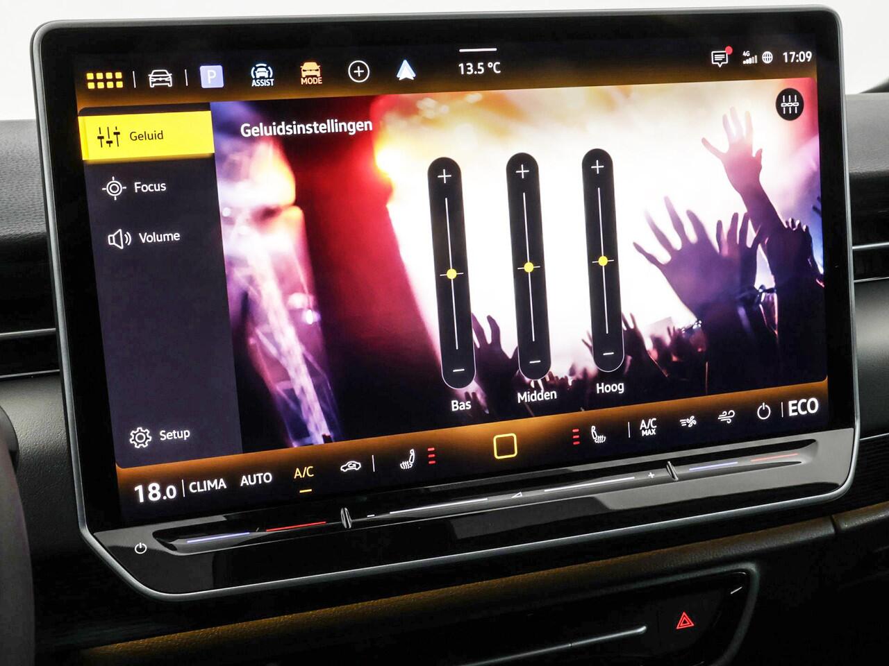 Volkswagen ID ID.7 Limited Edition 77 kWh accu 286 PK PRIVATE LEASE VANAF ¤499P/M · Achteruitrijcamera · Sfeerverlichting · Stuurwiel multifunctioneel · Voorraad OUTLET · Prijs is inclusief inruilpremie ·