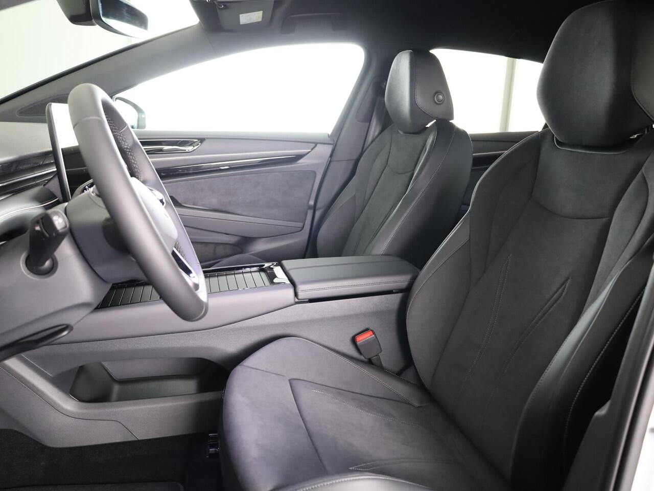 Volkswagen ID ID.7 Pro Limited Edition 77 kWh accu 286 PK | Velgen 20" | Trekhaak| Stoel & Stuurverwarming |