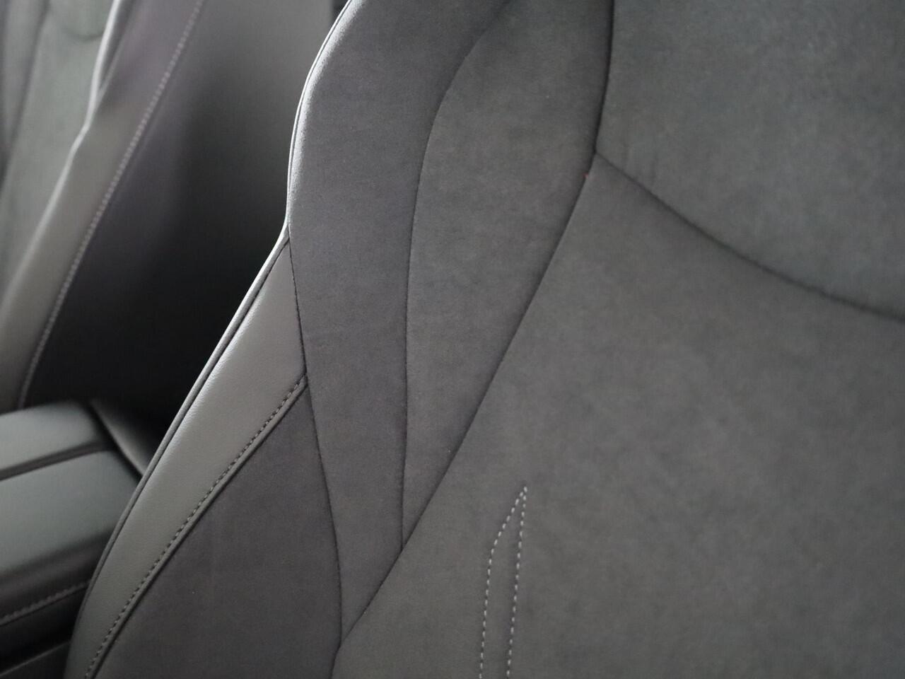 Volkswagen ID ID.7 Pro Limited Edition 77 kWh accu 286 PK | Velgen 20" | Trekhaak| Stoel & Stuurverwarming |